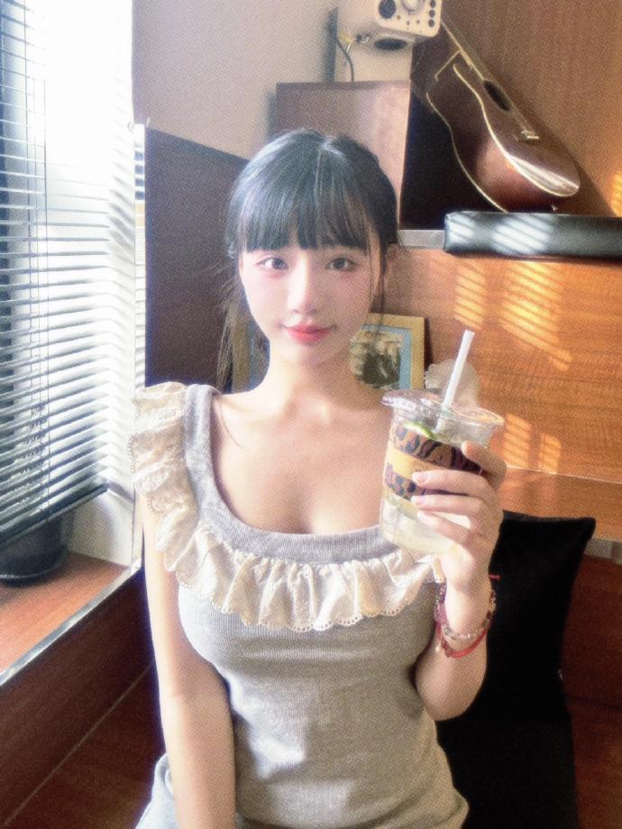他是谁 封面